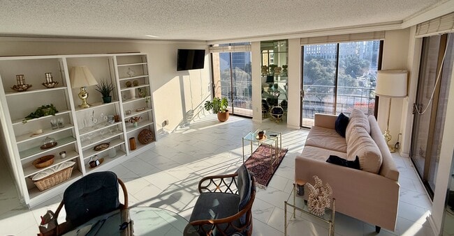 Building Photo - 1122 Colorado St Unit 1108