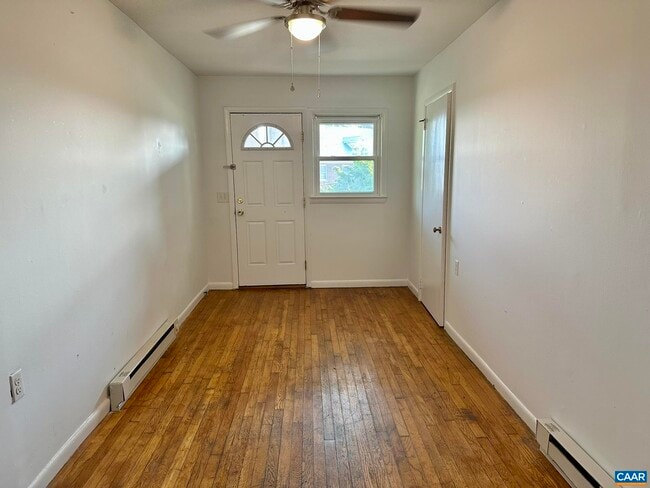 902 W Main St