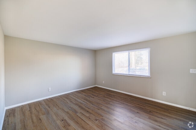 2 BR, 1.5 BA - 1,102 SF - Townhouse