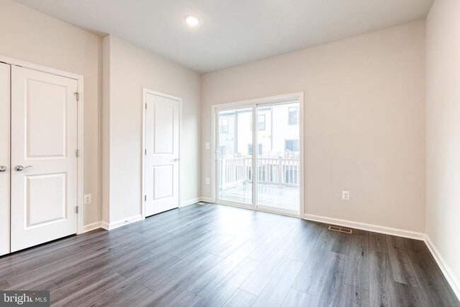 Photo - 297 Freshet Ln