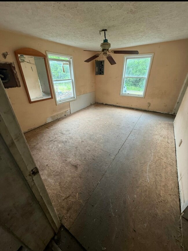 Photo - 1621 Dawson Ave W