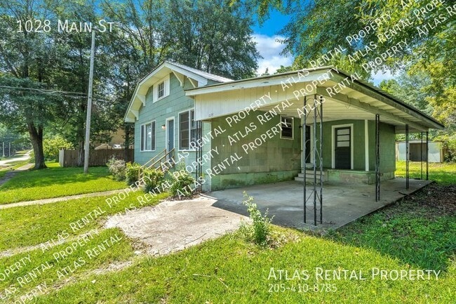 Photo - 1028 Main St