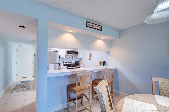 Building Photo - 40 NE Plantation Rd Unit 309