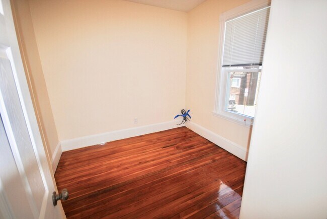 Photo - 299 Lexington St Unit 3