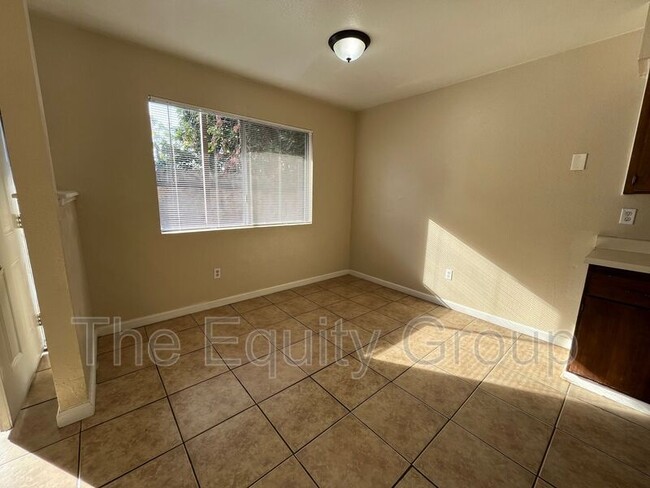 Photo - 93 N E St Unidad #A