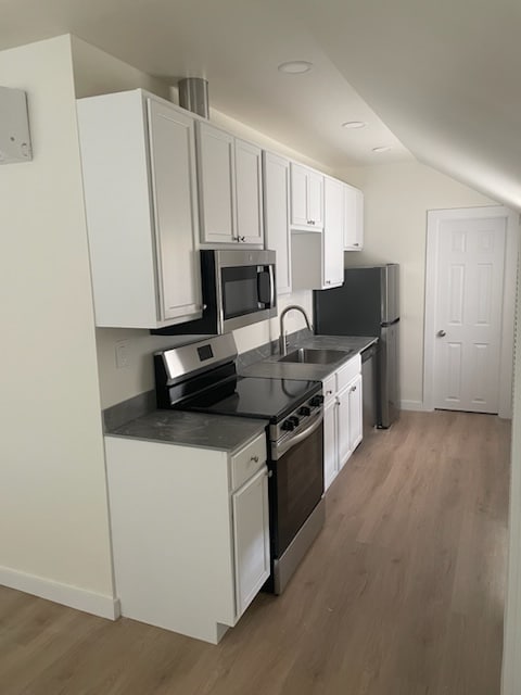 Building Photo - 932 Bross St Rental