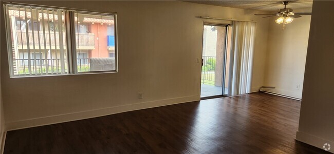 Building Photo - 2020 Guthrie St N Unit G11 Rental
