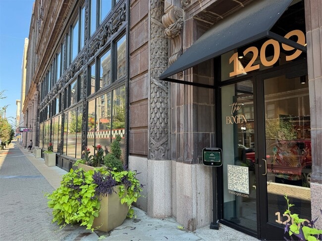 Building Photo - 1209 Washington Ave Unit 401