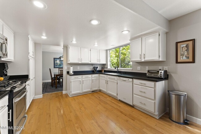 Photo - 6168 Greenbrook Dr