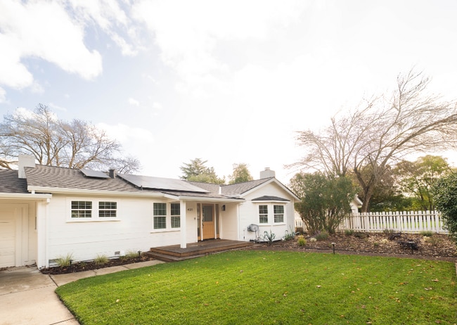 Photo - 421 Kahrs Ave