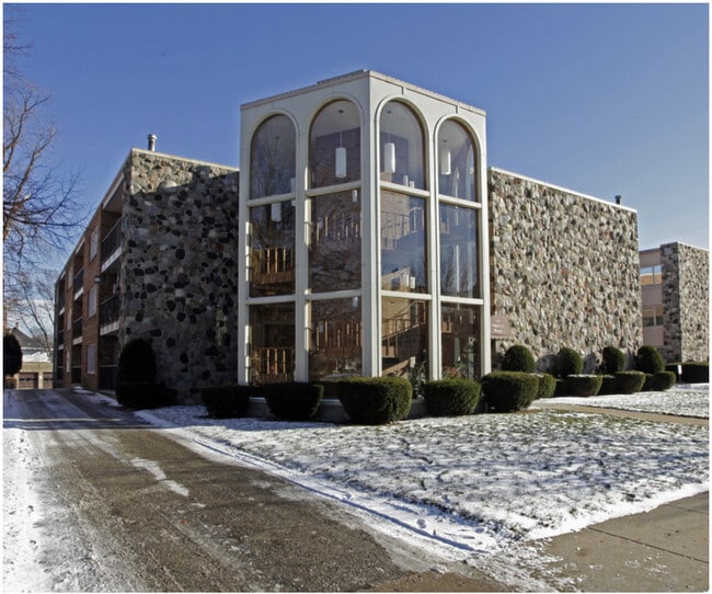 IMPERIAL HOUSE APARTMENTS