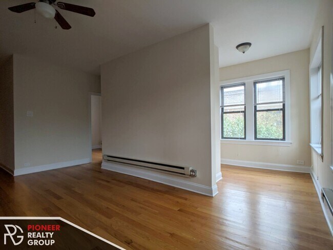 Photo - 3732 N Pine Grove Ave