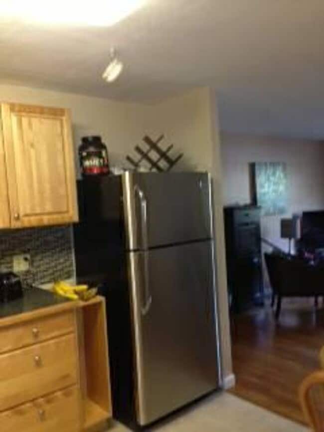Photo - Bright, Sunny Unit, Heat, Hot Water Included, Elevator, Laundry, Parking fpor Rent