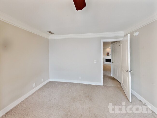 Photo - 947 Lavergne Ln