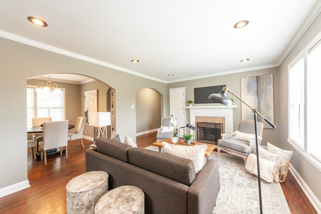 Photo - 833 Grove St