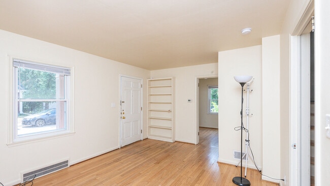 Photo - 903 Sylvan Ave