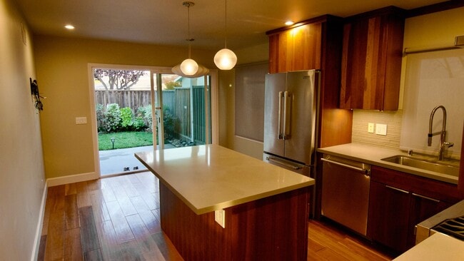 Photo - 769 Foster City Blvd