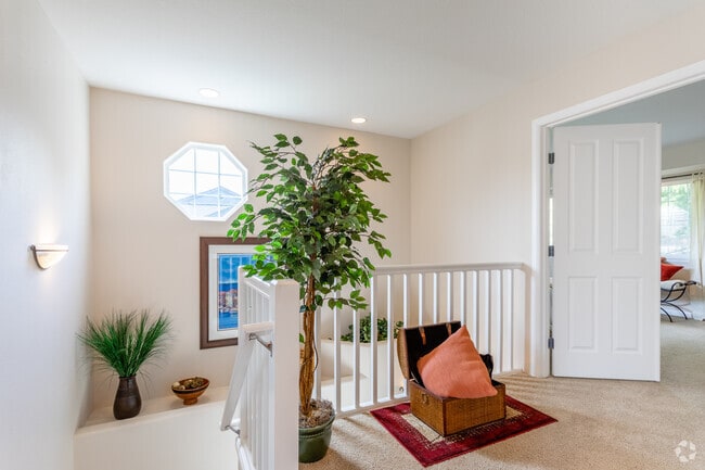 3BR, 2.5BA - 1,327 SF