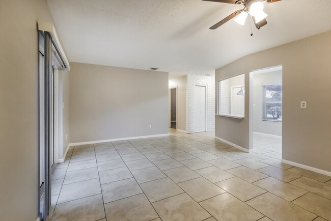 Photo - 4701 NW 11th Pl