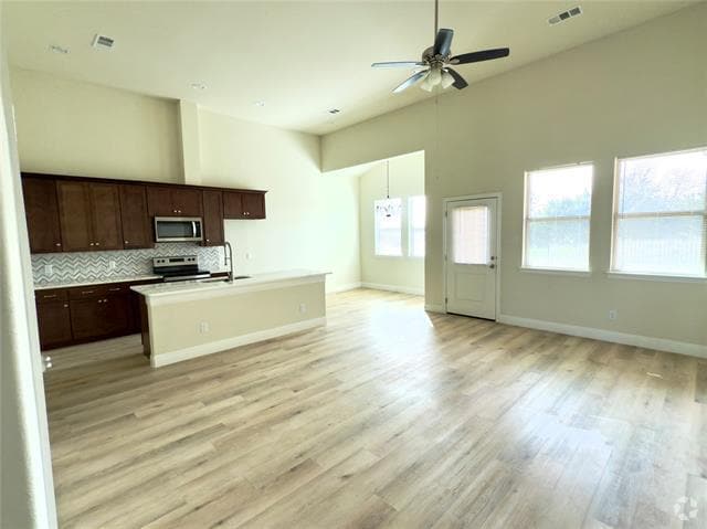 Building Photo - 1702 Seth Way Rental