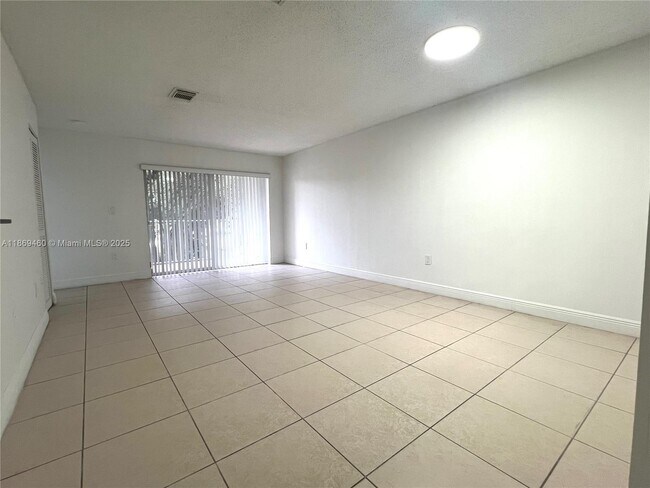 Photo - 4704 NW 114th Ave Unit 204-1