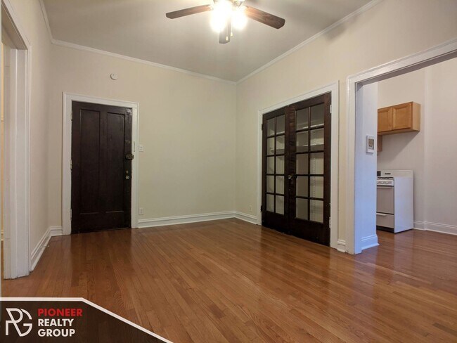 Photo - 4647 N Paulina St