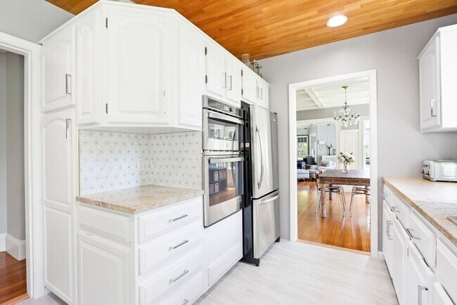 Photo - 186 Woodward St