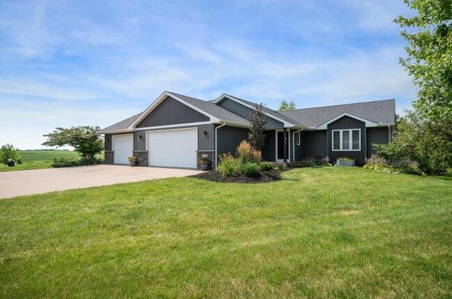 Photo - 725 Meyer Cir