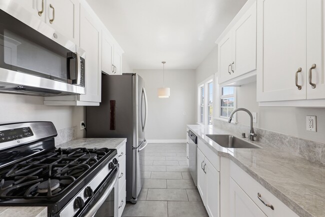 Photo - 5248 W Olympic Blvd Unidad 5248