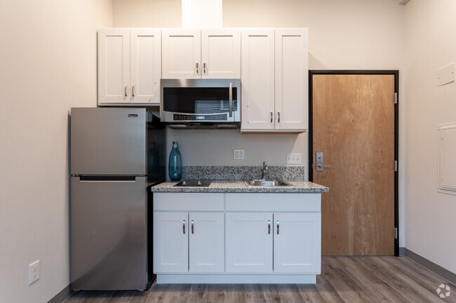 Studio, 1BA - 260 SF