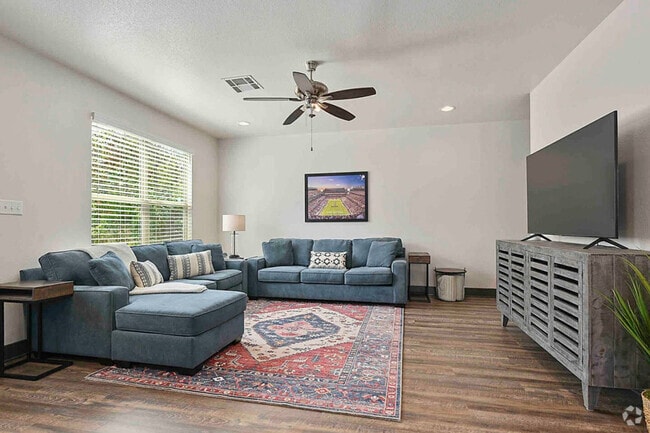 Building Photo - 4304 Oaklawn St Rental