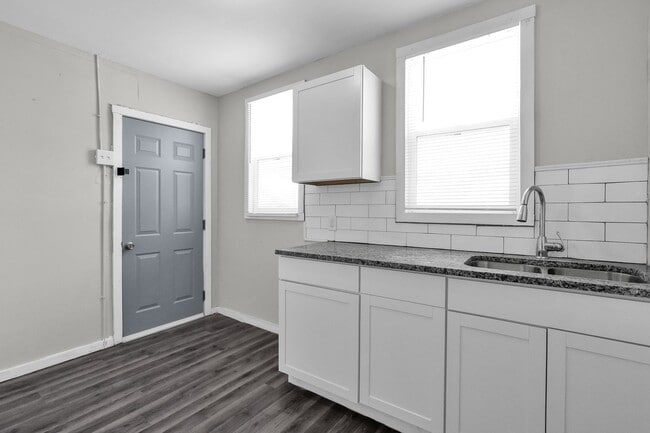 Photo - 1576-1578 Arlington Ave Unit 1576