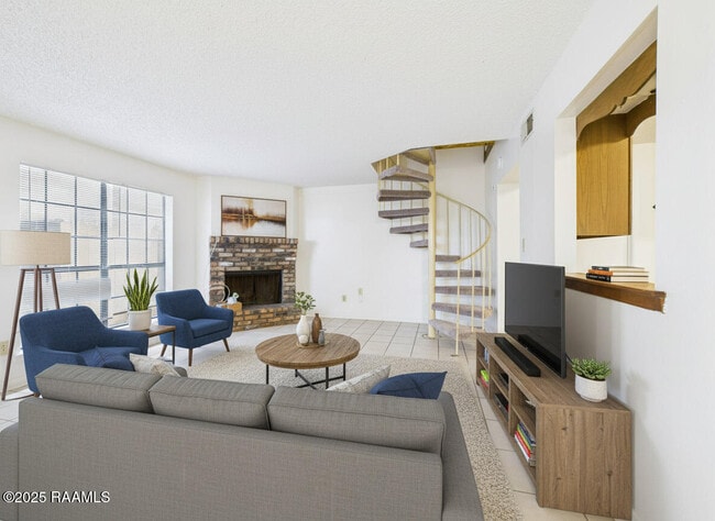 Photo - 108 Shekel Dr