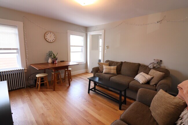 Photo - 29 McKenn St Unit 2