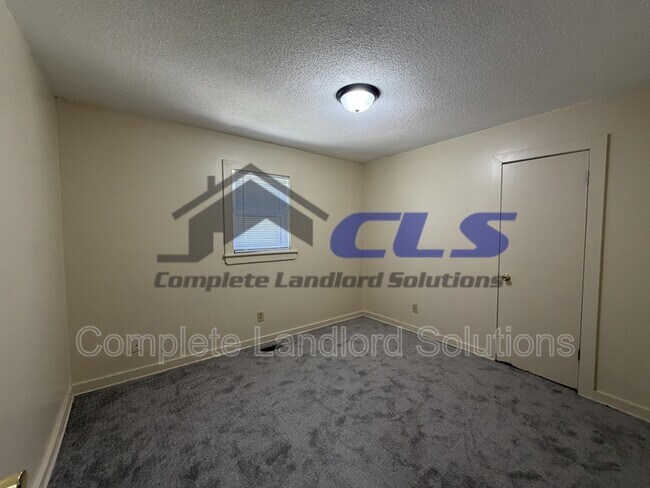 Photo - 1362 Chestnut St