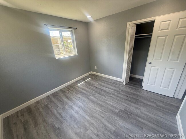 Photo - 630 E Dayton Cir