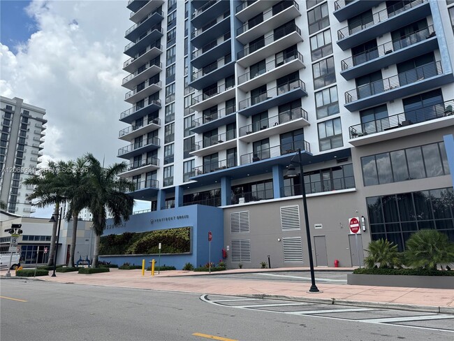 Building Photo - 5350 NW 84th Ave Unit 1706