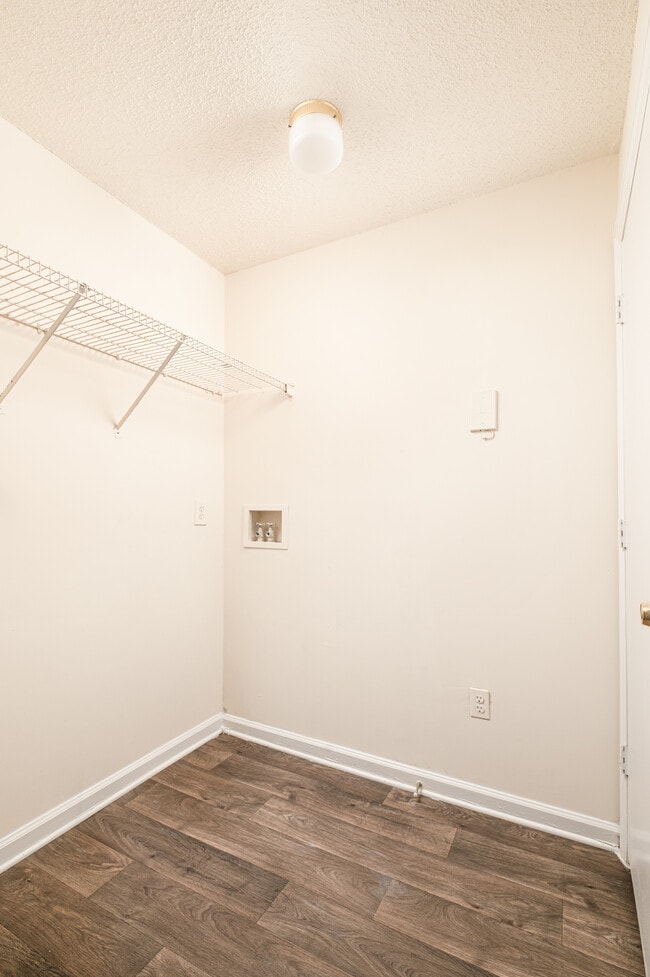 Hillside Square Apartments Gainesville, GA