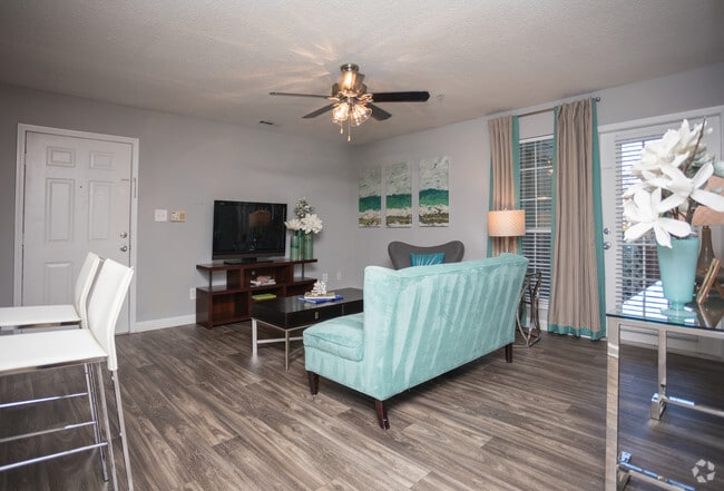 2BR, 2BA - 1,155 SF
