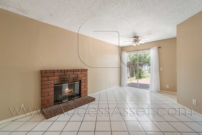 Photo - Charming and Bright Three-Bedroom Haven on Comotilo