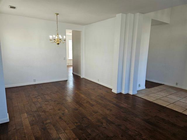 Photo - 2104 Royal Oak Dr