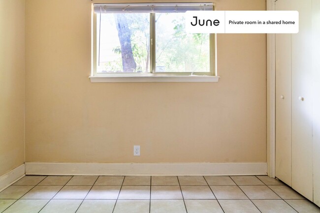 Photo - Room in Shared 3 bed/2 bath home Unit B