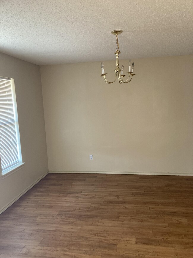 Photo - 542 Amigos Ln