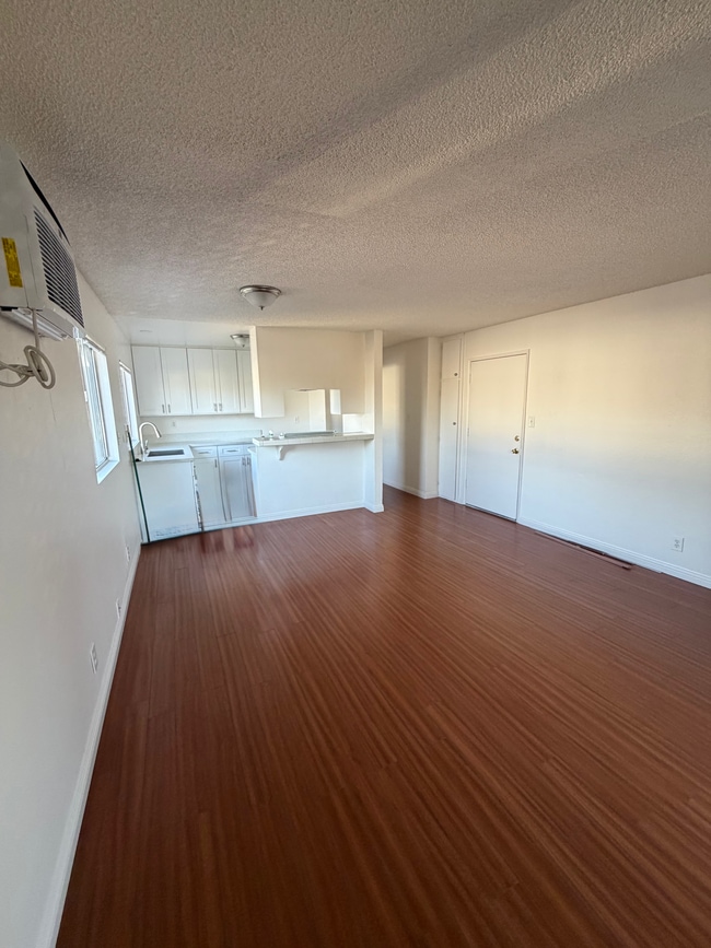 Photo - 525 Jacmar Dr Unidad C