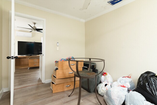 Photo - 560 W Highland Blvd