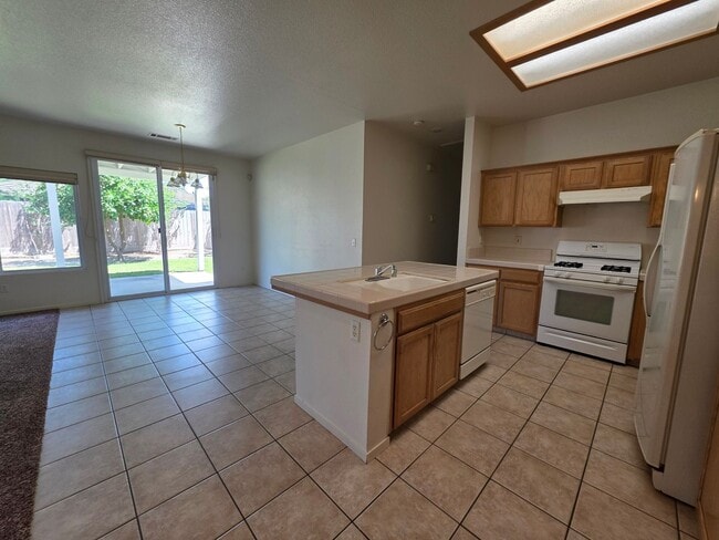 Photo - *** Move-In Special $300 OFF 1st Month's R...
