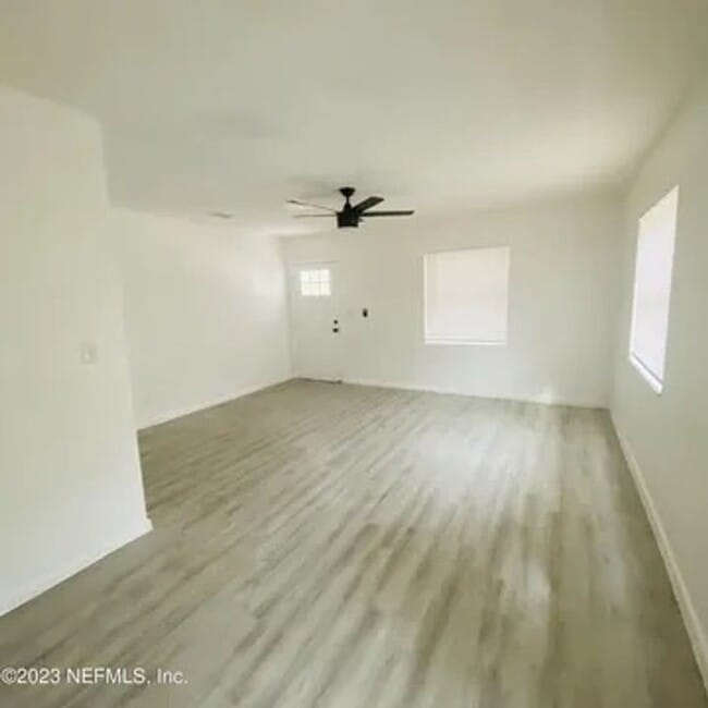 Photo - Charming & Modern 3-Bedroom Oasis in Duval...