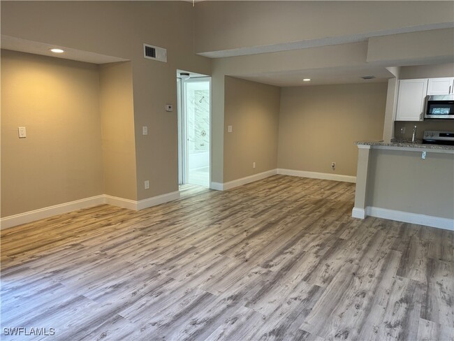 Building Photo - 108 Santa Clara Dr Unit 07 Rental