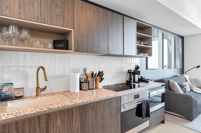 Photo - 601 NE 1st Ave Unidad 4907