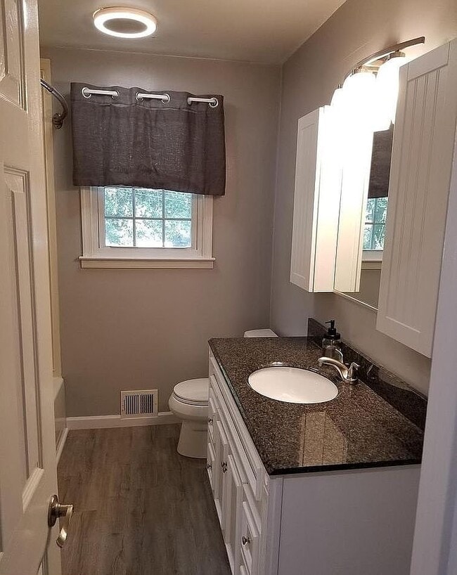 Photo - 411 Atkinson Rd